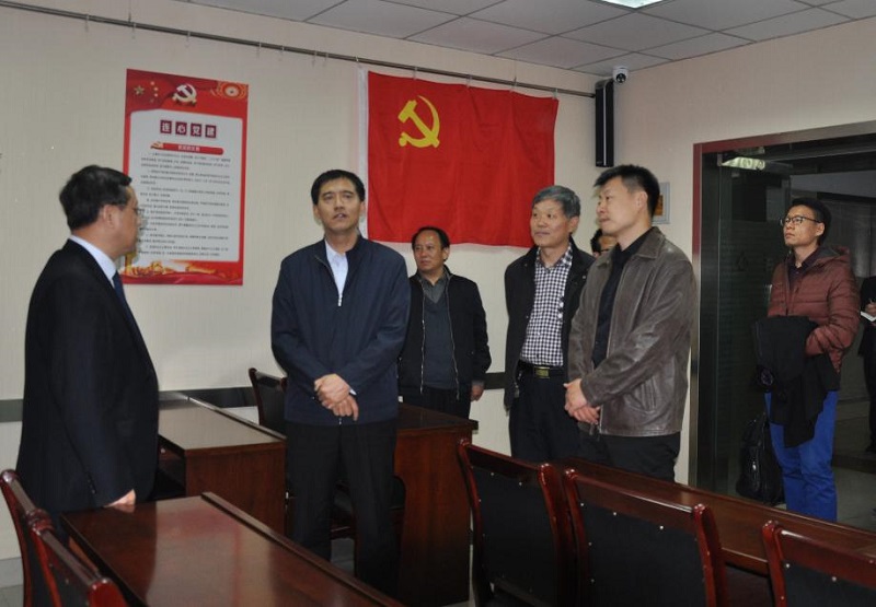 千佛山辦事處黨政領(lǐng)導(dǎo)班子集中到濟南連心物業(yè)調(diào)研企業(yè)黨建文化建設(shè)工作