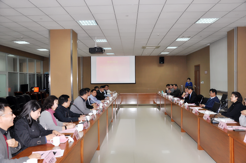 清華大學(xué)山東校友會、濟南同學(xué)會、青島同學(xué)會 同學(xué)蒞臨濟南連心物業(yè)指導(dǎo)工作